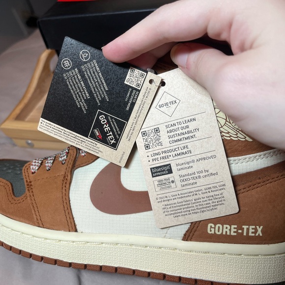 Nike Air Jordan 1 Element GORE-TEX Legend Sand Medium Olive - Picture 10 of 14